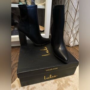 New lulus booties
